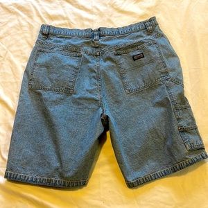 WRANGLER MEN’S Jean shorts. Size 38.